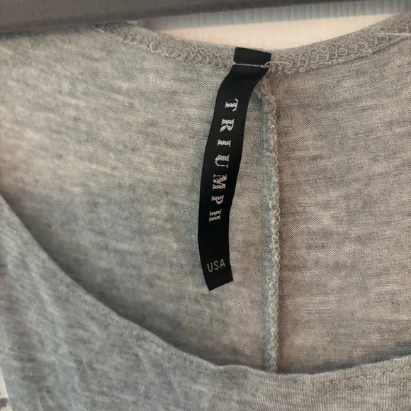 Gray Graphic Sleeveless Tank Top - Beach Mode On - Size: Large - Picture 2 of 4